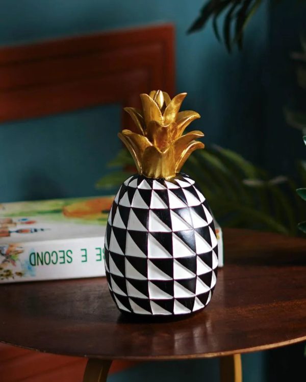 Artisanal Pineapples Resin Showpiece Cheap